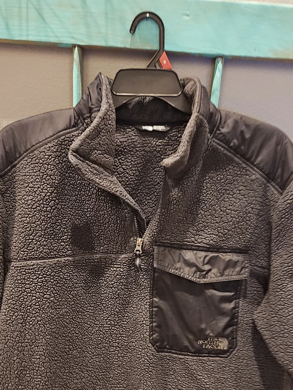 The North Face Men's Charcoal Gray Sherpa Fleece Half-Zip Pullover